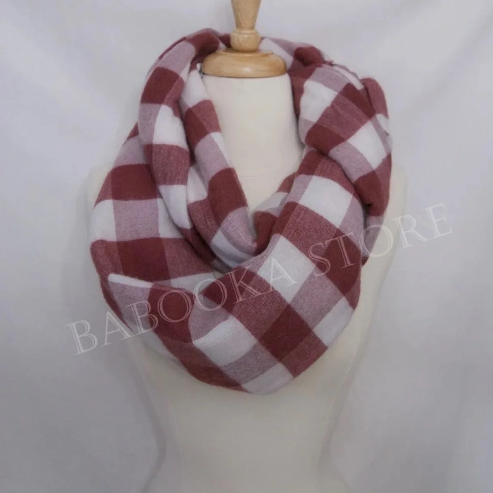 GAP Women Wool Blend Warm Cozy Checkered Scarf, Woman's Scarf Plaid Wrap NWT